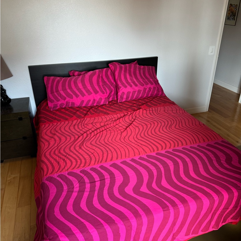 Marimekko full/queen duvet, 2 standard, 2 king shams
